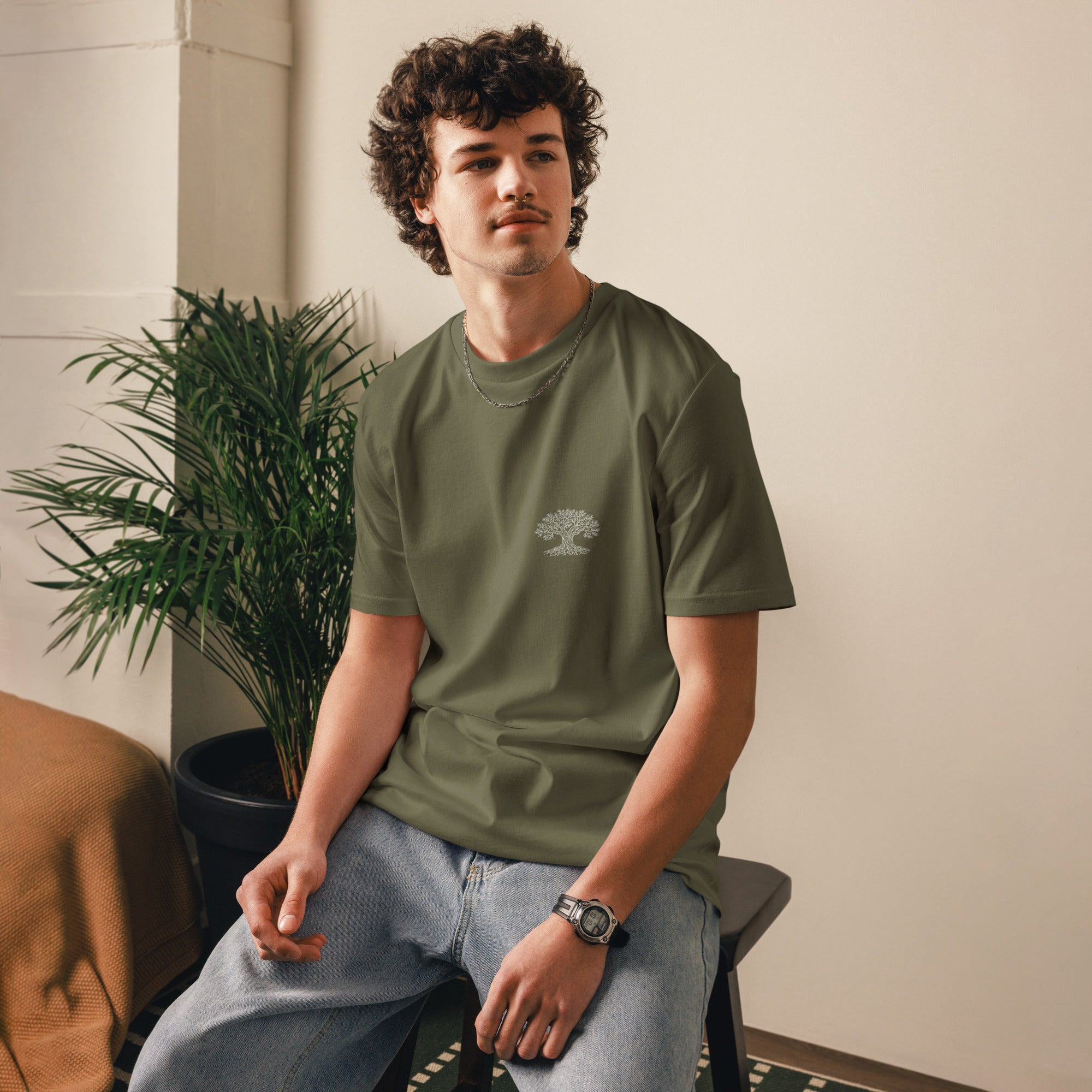 Olive Tree Tee unisex de Métrica Studio, camiseta inspirada en la naturaleza