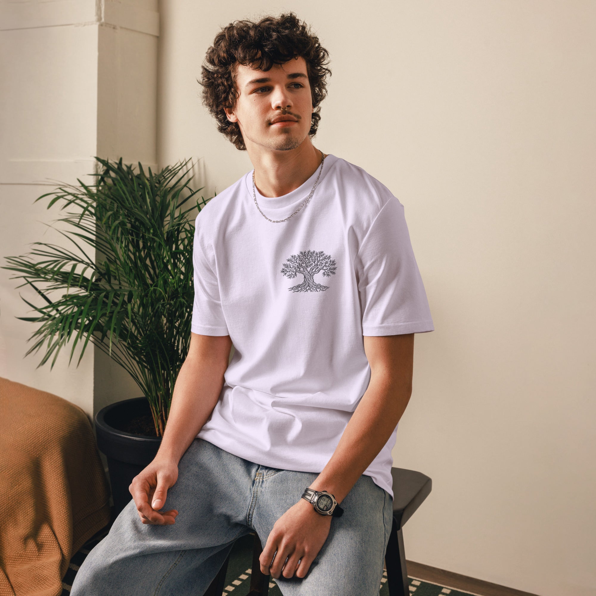 Camiseta Olive Tree Tee unisex de Métrica Studio inspirada en la naturaleza.